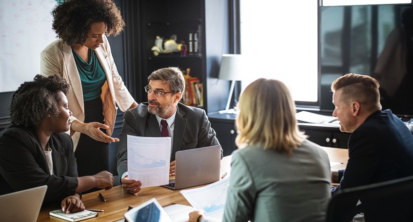 Verizon to Give Buyouts to 10,400 Employees in Restructuring